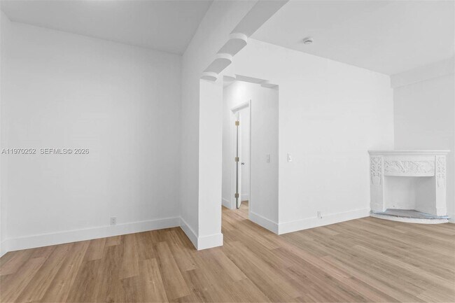 Building Photo - 1044 Michigan Ave