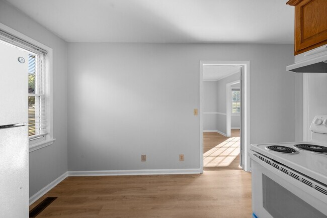 Building Photo - 4012 Oxbow Dr