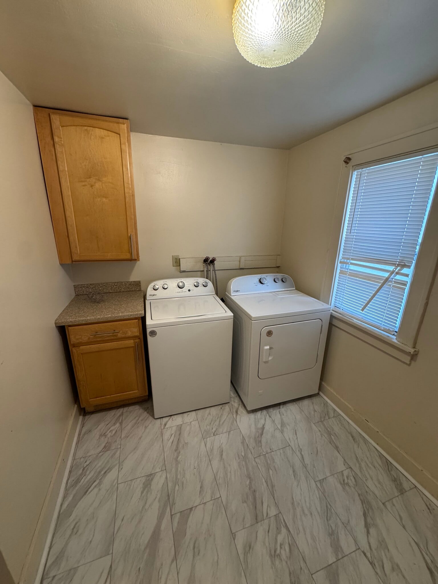 Building Photo - 58 Caledonia St NE