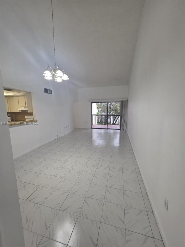 Building Photo - 9429 Fontainebleau Blvd