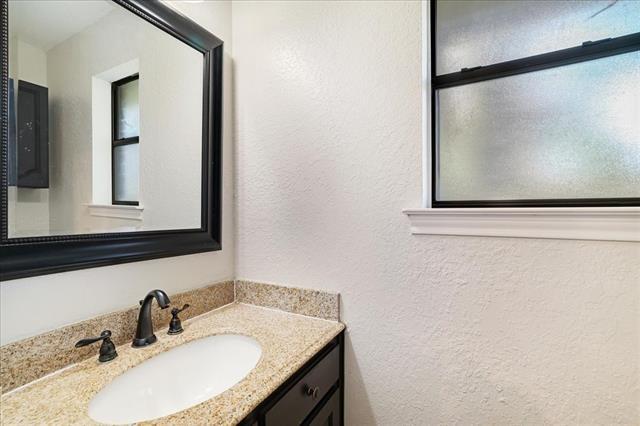 Building Photo - 364 S La Quinta Cir