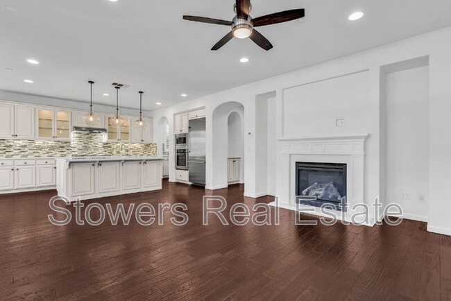 Building Photo - 3223 Carpenter Way