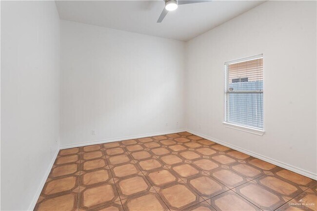 Building Photo - 19 Omega St