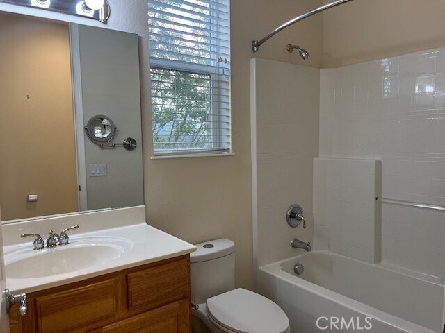 Building Photo - 1760 Sarazen St