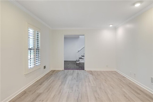 Building Photo - 4711 Nutmeg Way SW