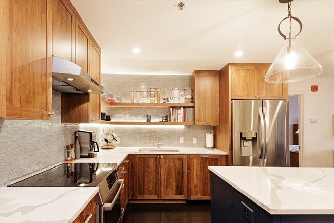 Building Photo - 29 Otis St