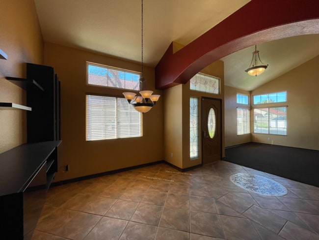 Building Photo - Beautiful 2-Story 3-bedroom home / Move in...