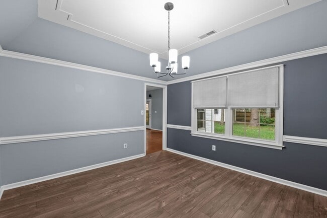 Building Photo - Your Dream Home Awaits!