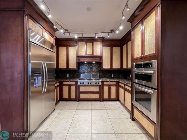 Building Photo - 4241 N Ocean Blvd