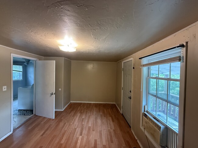 Building Photo - 720 N Texas St