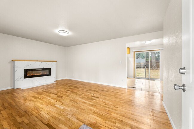 Building Photo - Lakewood Rambler
