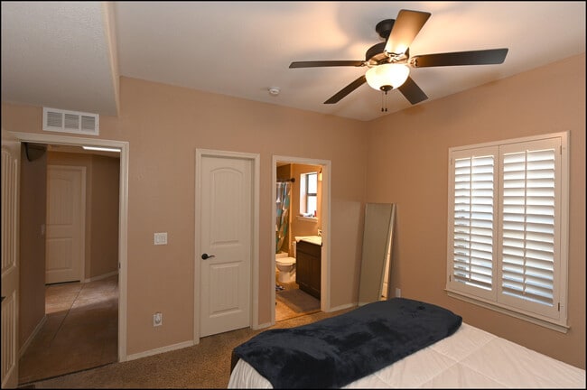 Building Photo - 14365 Valley Light Ct