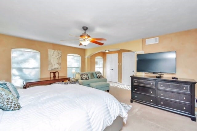 Building Photo - 530 N Post Oak Ln