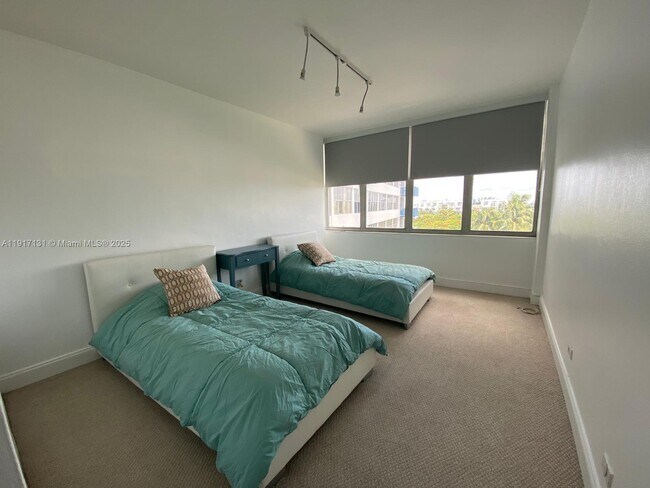 Building Photo - 7441 Wayne Ave