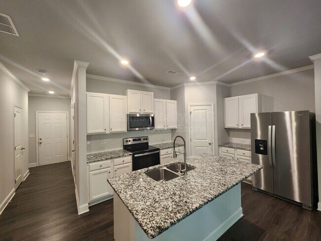 Building Photo - 2079 Pinnacle Walk