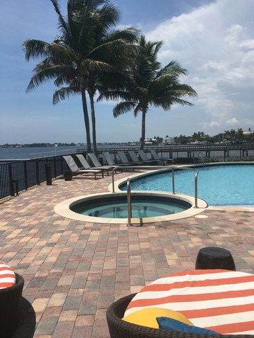 Building Photo - 2682 N Federal Hwy