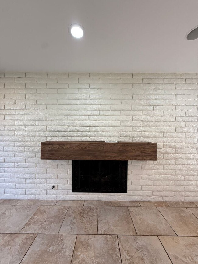 Building Photo - Beautiful Single Story Foxenwood Townhome in Orcutt with Easy Access to VSFB