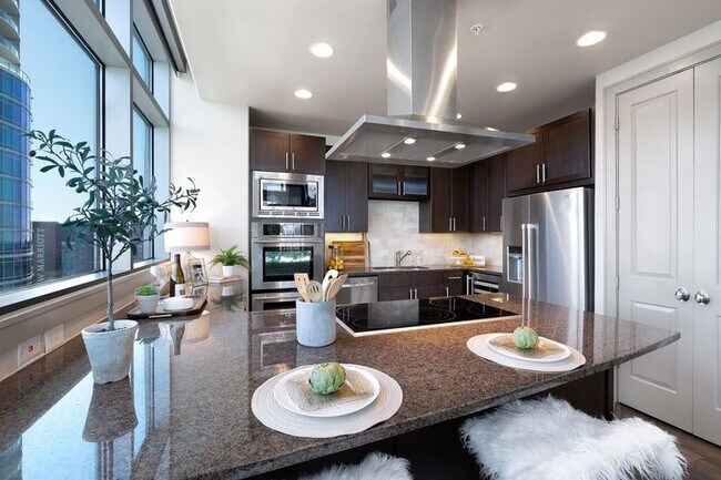 Building Photo - 102 Colorado St