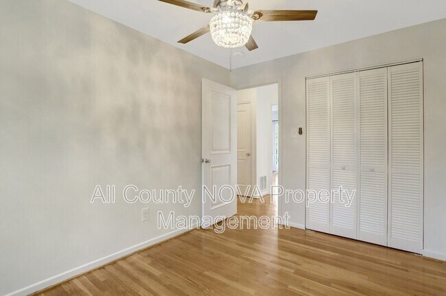 Building Photo - 3353 Ardley Ct
