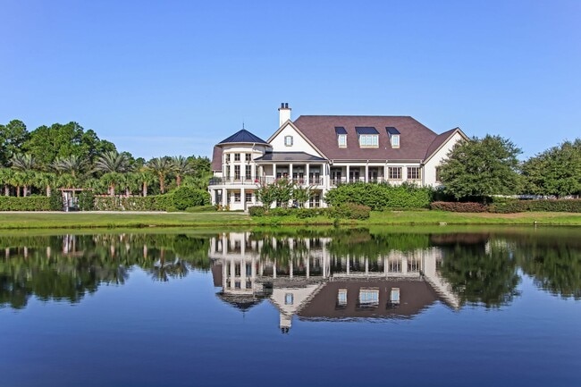 Building Photo - Luxury Living in Amelia National – Resort-...