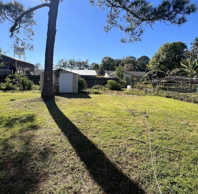 Building Photo - 325 Ferguson Ave