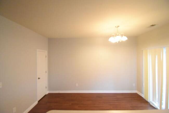 Building Photo - Beautiful 3BR 2.5BA Home w/ Community Pool Access in Calloway Glen