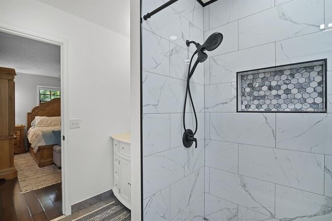 Building Photo - 889 Torchwood Dr