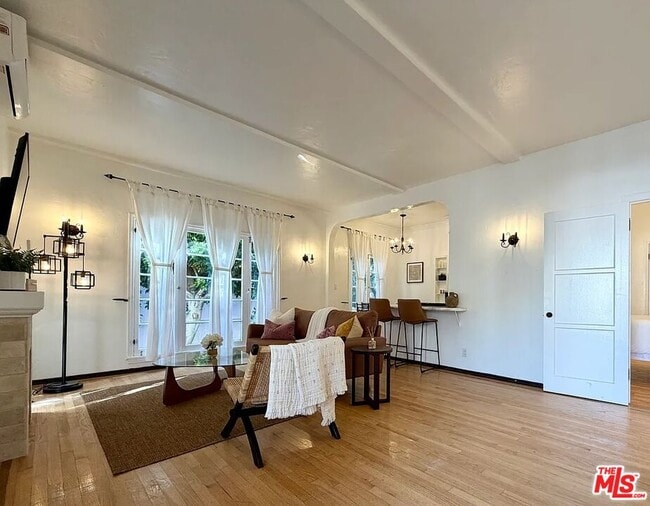 Building Photo - 854 4th St