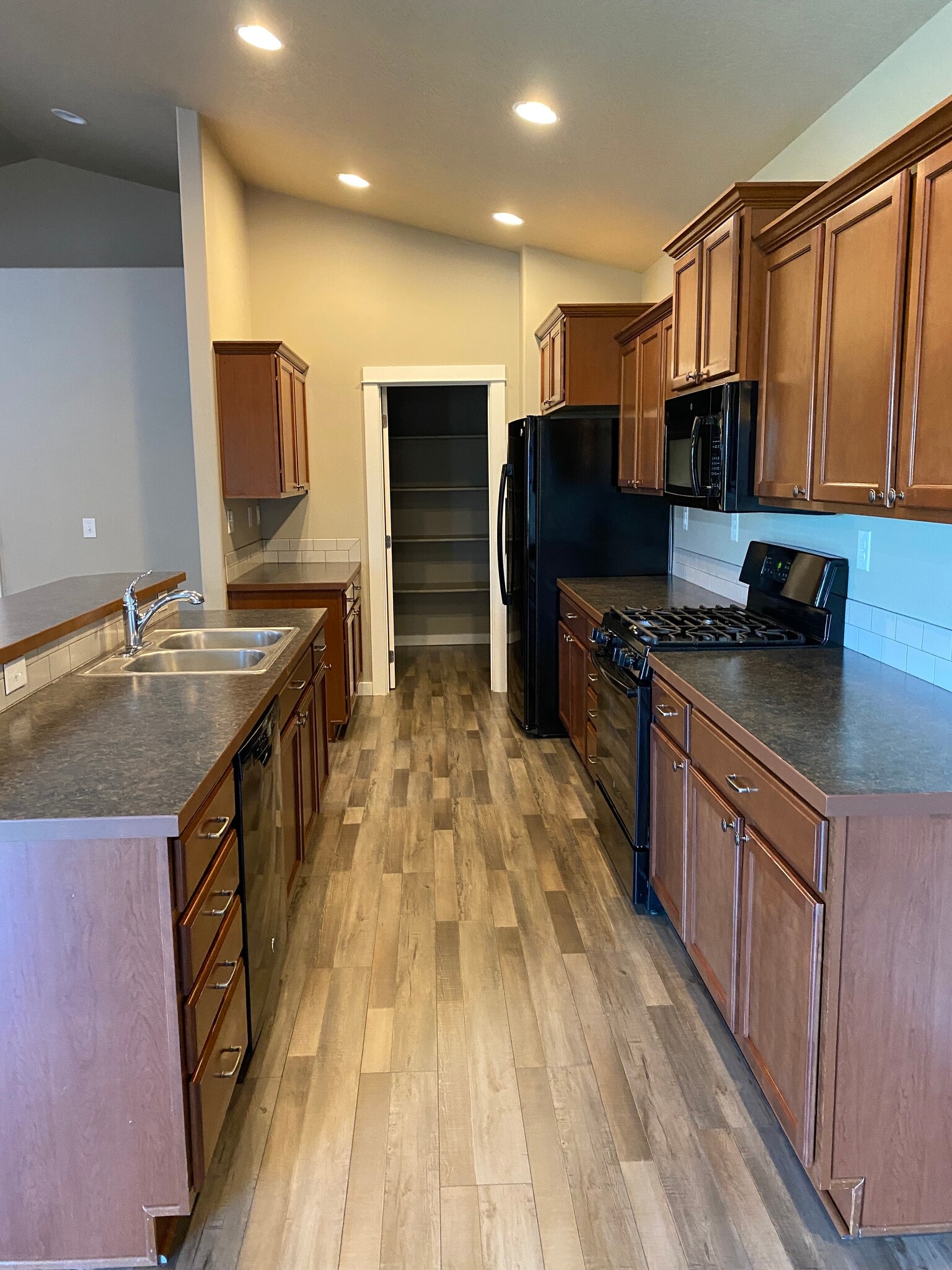 Building Photo - 1640 SW Panorama Dr