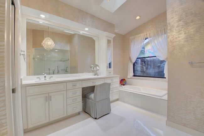 Building Photo - 2106 NW 60th Cir