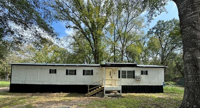 Primary Photo - 104 N 1st St