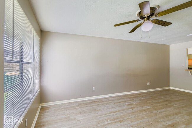 Building Photo - 1611 Hazelwood St