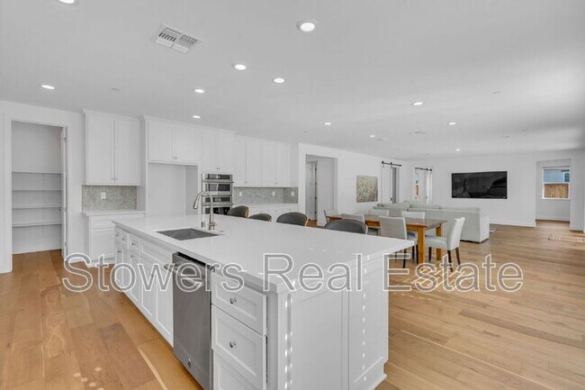 Building Photo - 176 Raven Cir