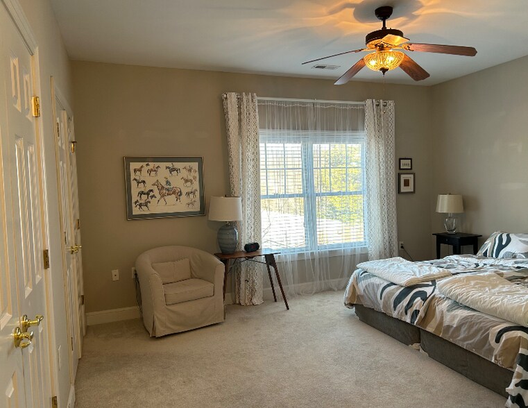 Building Photo - 810 W Princess Anne Rd