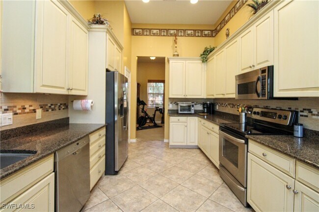 Building Photo - 12240 Toscana Way