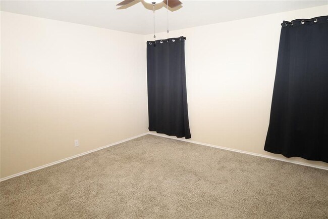 Building Photo - 1804 Golden Arrow Ave