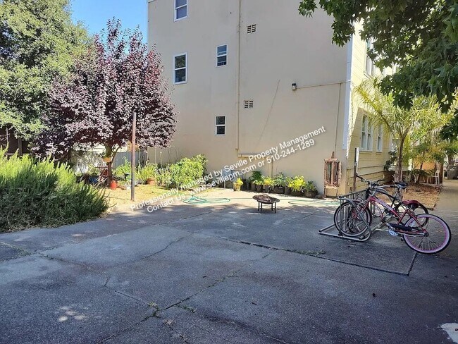 Building Photo - 961-963 18th St