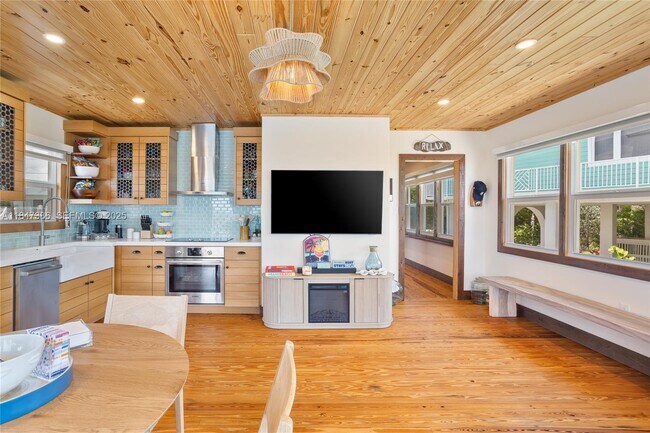 Building Photo - 235 Tavernier Dr