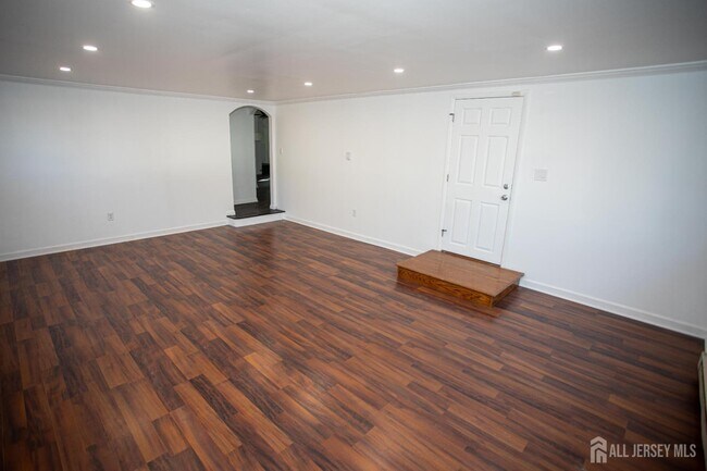 Building Photo - 32 Heston Ave