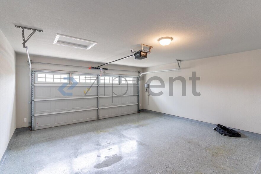 Building Photo - 1520 Homestead Farms Dr