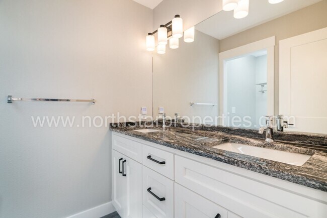 Building Photo - Newly Remodeled Lake Oswego Traditional