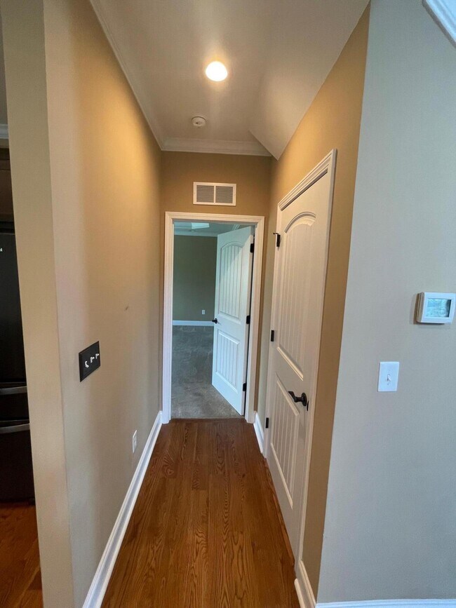 Building Photo - 1568 Sweet Clover Pk