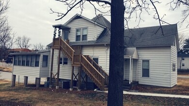 Building Photo - COL511