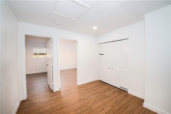 Building Photo - 4406 Scottsdale Rd