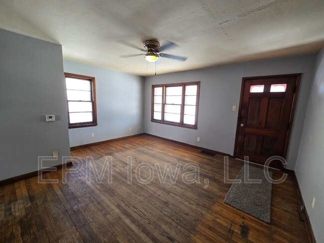 Building Photo - 407 Linden Ave