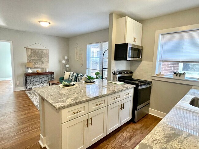 Building Photo - 2117 Maury Ave