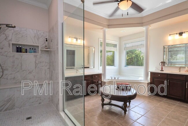 Building Photo - 203 Braebrook Way