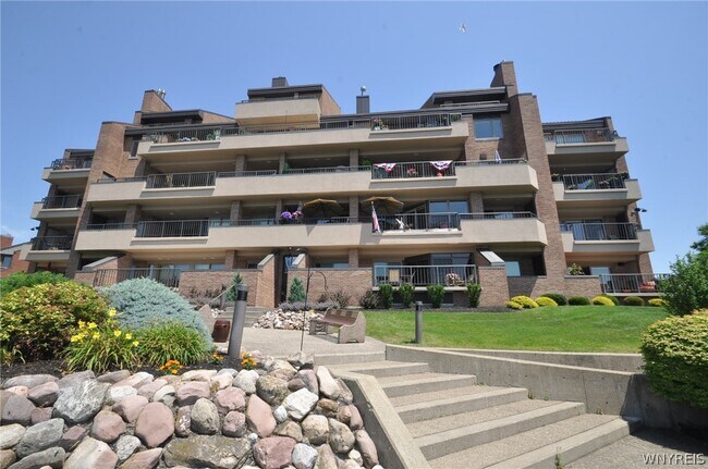 Building Photo - 40 Waterfront Cir