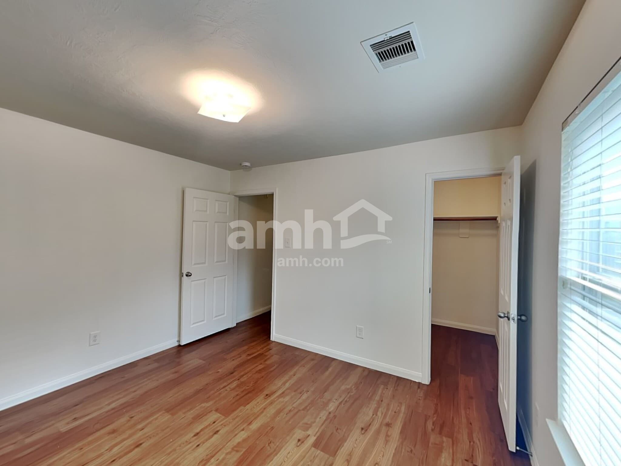 Building Photo - 22334 Queenbury Hills Dr