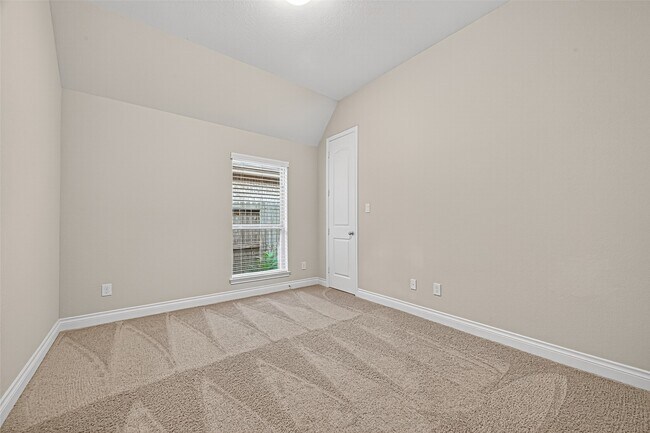 Building Photo - 28015 Castle Park Ln